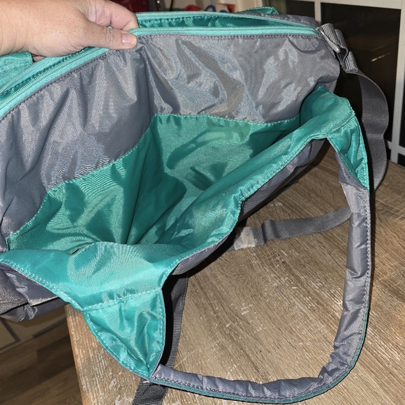 NWOT Puma Mint Green & Gray Logo Duffle Gym Travel Overnight Weekend Nylon Bag - Picture 5 of 10